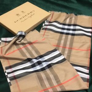 Burberry super long scarf